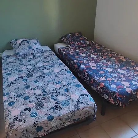 Apartment Duplex A 200 M De La Avec Piscine
